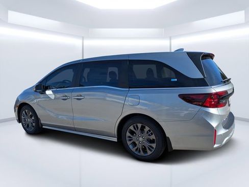 New 2026 Honda Odyssey Touring image 5