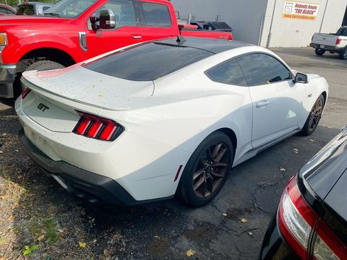 Used 2024 Ford Mustang GT Premium RWD image 11