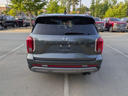 Used 2023 Hyundai Palisade Limited AWD/4WD image 5