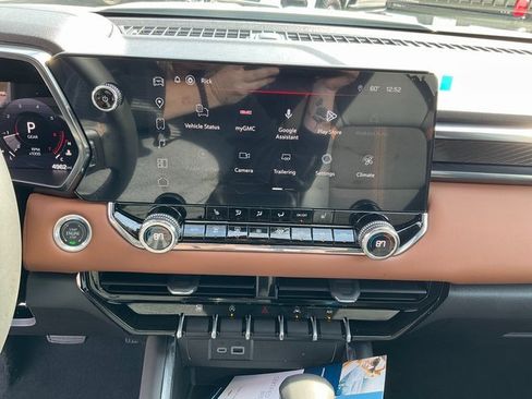 Certified 2026 GMC Canyon AT4 image 13