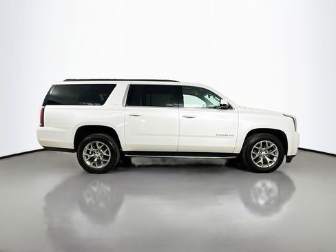 Used 2018 GMC Yukon XL SLT w/ Open Road Package AWD/4WD image 9