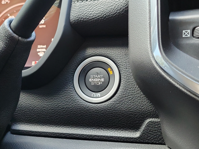 Used 2025 RAM 2500 Laramie AWD/4WD image 19