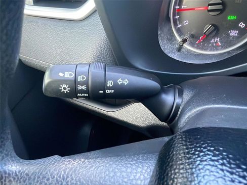 Used 2020 Toyota RAV4 XLE image 23