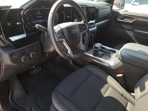 Used 2025 Chevrolet Silverado 1500 RST w/ Protection Package AWD/4WD image 17