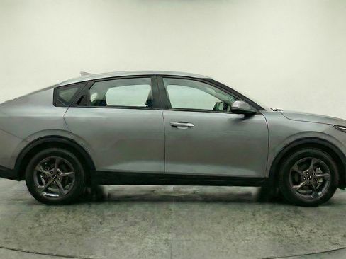 Used 2025 Kia K4 LXS image 11