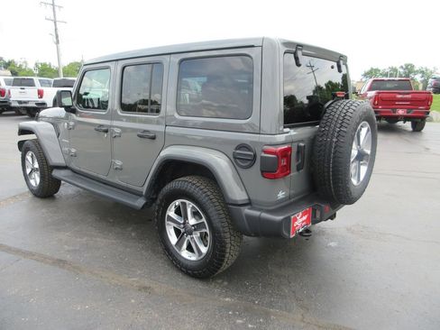 Used 2021 Jeep Wrangler Unlimited Sahara AWD/4WD image 9