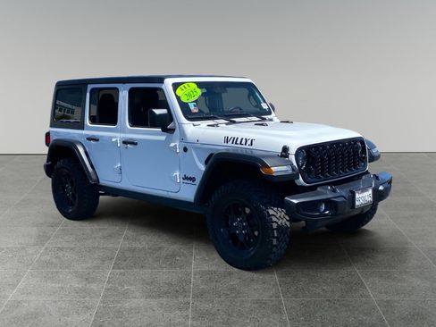Used 2025 Jeep Wrangler Unlimited Sport AWD/4WD image 7