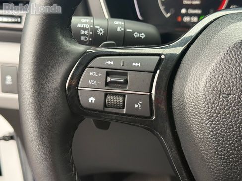 Certified 2024 Honda Pilot Touring image 17