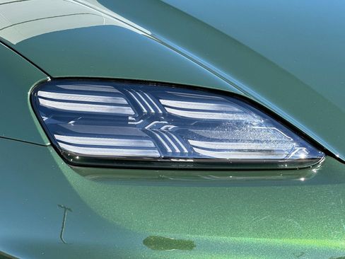 Certified 2025 Porsche Macan 4S Electric image 38