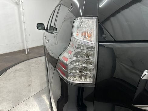 Used 2022 Lexus GX 460 Luxury w/ Off Road Package AWD/4WD image 12