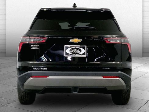 Used 2026 Chevrolet Equinox LT FWD image 3