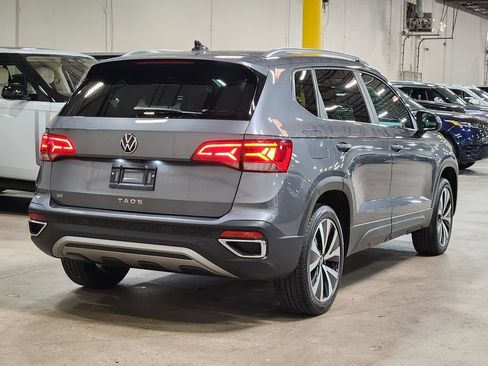 Used 2022 Volkswagen Taos SE FWD image 8