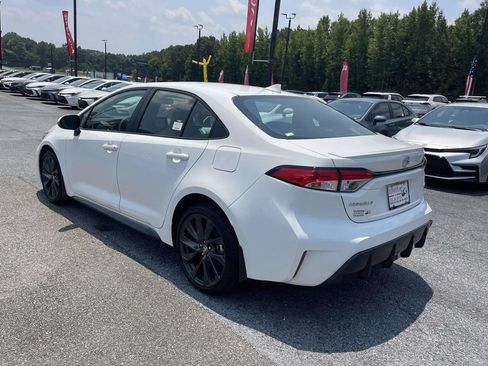 Used 2026 Toyota Corolla SE FWD image 4