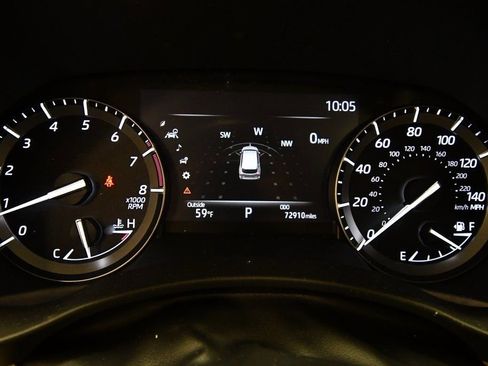 Used 2020 Toyota Highlander XLE image 23