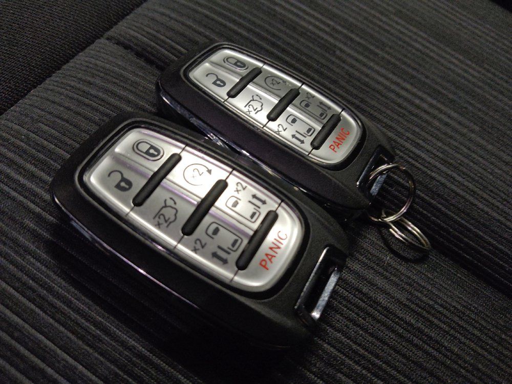 Used 2024 Chrysler Pacifica Touring FWD image 32