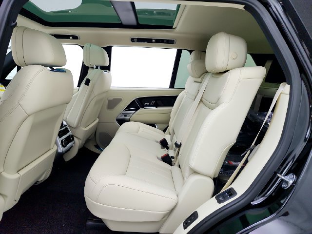 New 2027 Land Rover Range Rover Long Wheelbase SE AWD/4WD image 19
