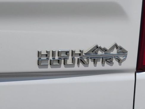 Used 2019 Chevrolet Silverado 1500 High Country w/ Z71 Off-Road Package AWD/4WD image 11
