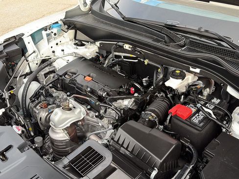 Certified 2025 Honda HR-V Sport image 9