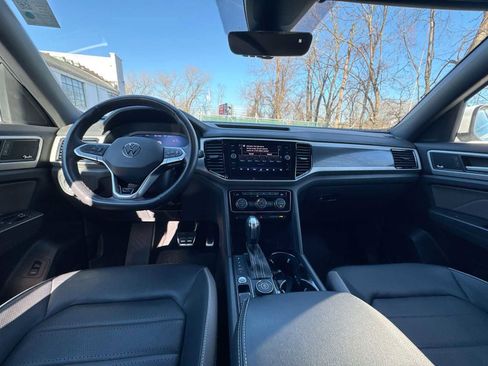 Used 2023 Volkswagen Atlas Cross Sport SEL Premium R-Line image 20