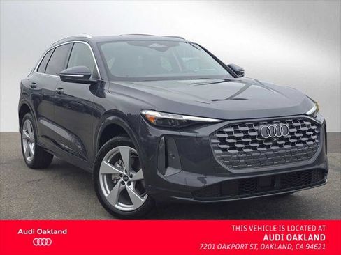 Used 2025 Audi Q5 Premium Plus w/ Premium Plus AWD/4WD image 1