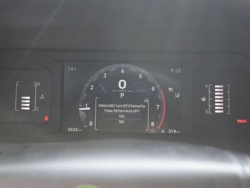 Certified 2025 Toyota Tacoma SR5 AWD/4WD image 10