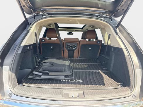 Used 2023 Acura MDX FWD w/ Technology Package image 9