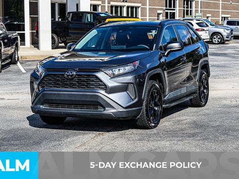 Used 2021 Toyota RAV4 LE image 4