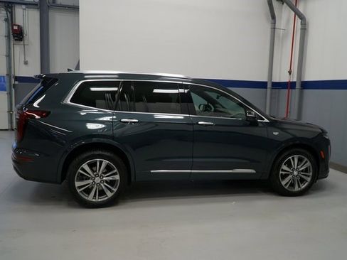 Certified 2022 Cadillac XT6 Premium Luxury w/ Technology Package image 6