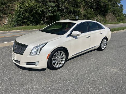 Used 2015 Cadillac XTS Luxury w/ Driver Awareness Package AWD/4WD image 2