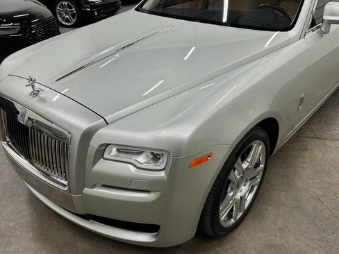 Used 2015 Rolls-Royce Ghost RWD image 19