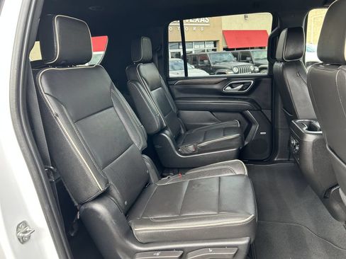 Used 2023 Chevrolet Suburban Premier AWD/4WD image 16