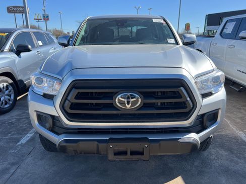 Used 2022 Toyota Tacoma SR w/ SR Convenience Package image 2