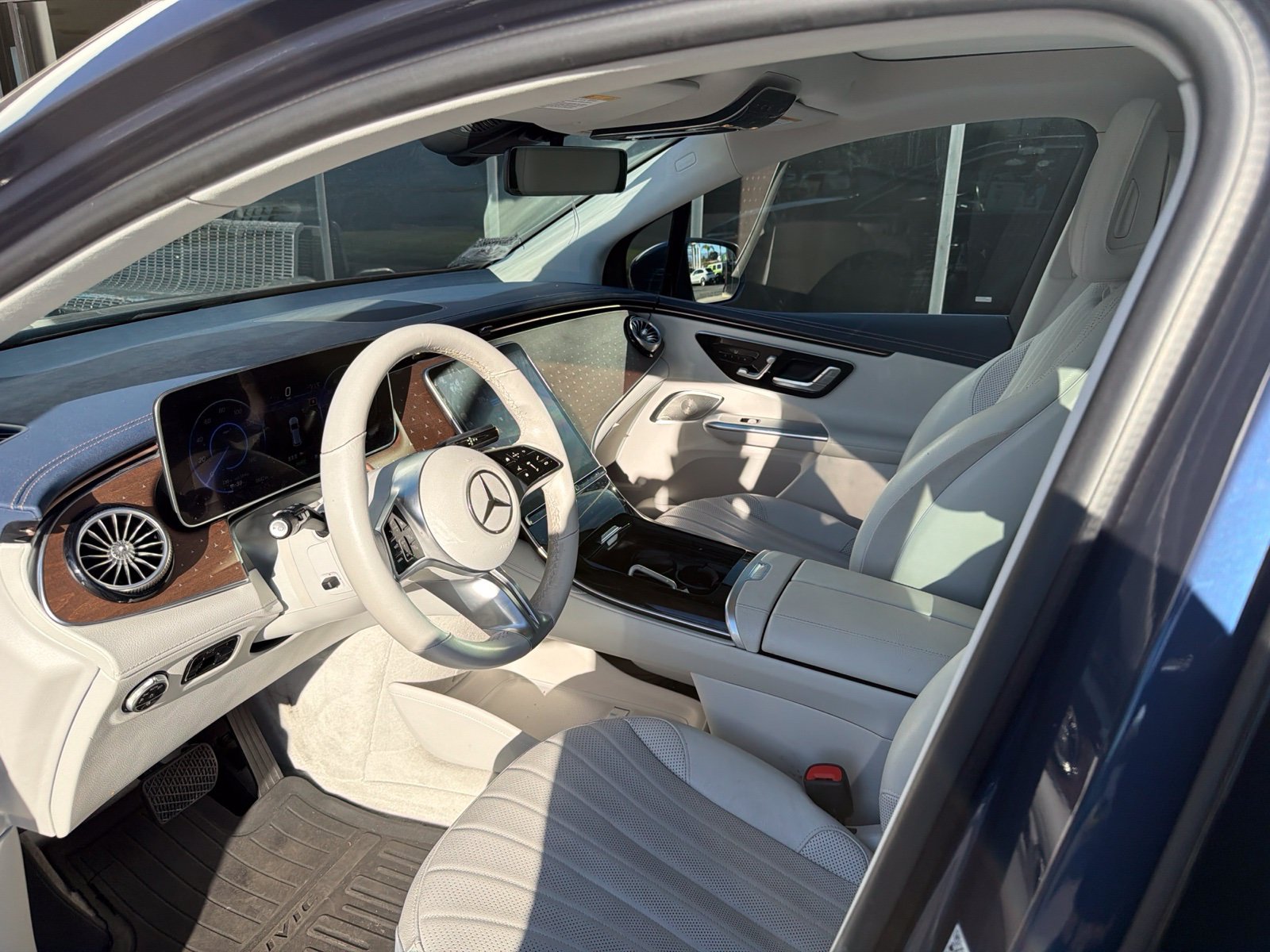 Used 2023 Mercedes-Benz EQE 500 4MATIC SUV image 8