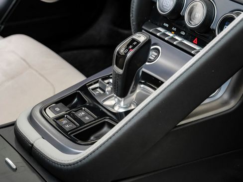 Used 2020 Jaguar F-TYPE Coupe image 25