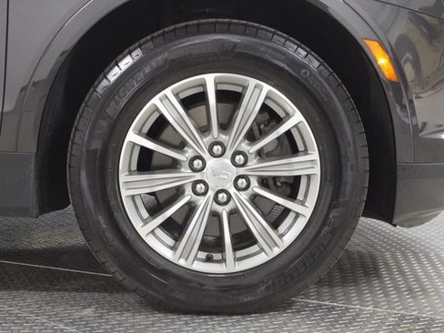 Used 2017 Cadillac XT5 Luxury w/ Driver Awareness Package image 21