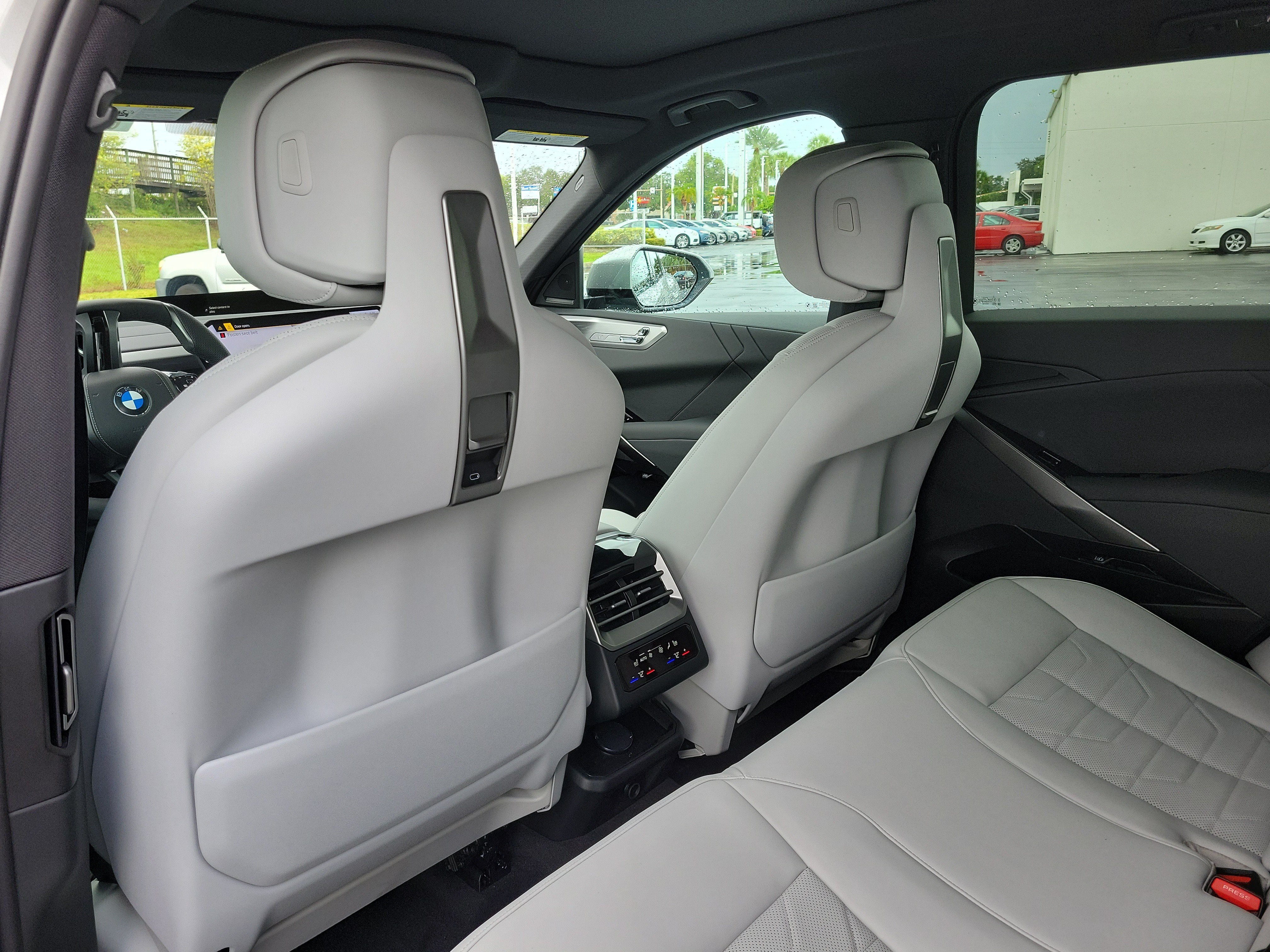 New 2027 BMW X5 xDrive40i w/ Climate Package AWD/4WD image 9