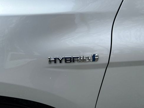 Used 2021 Toyota Camry XSE w/ Cold Weather Package image 10