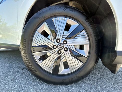 Certified 2025 Nissan Murano SL w/ Cargo Package AWD/4WD image 19