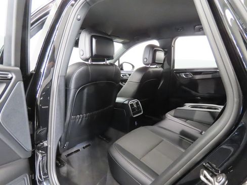 Certified 2026 Porsche Macan AWD/4WD image 44