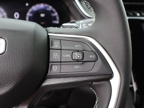 New 2026 Jeep Grand Cherokee Laredo AWD/4WD image 14