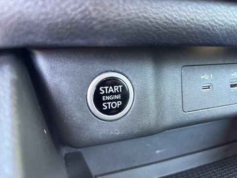 Used 2021 Nissan Rogue S AWD/4WD image 26