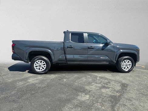 Used 2024 Toyota Tacoma SR5 AWD/4WD image 2