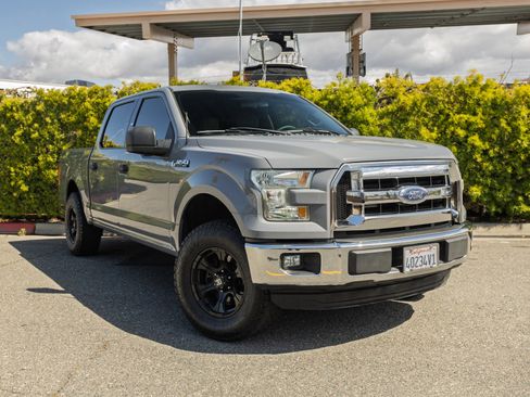 Used 2015 Ford F150 XLT RWD image 3