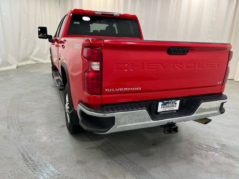 Used 2024 Chevrolet Silverado 2500 LT w/ Convenience Package image 3