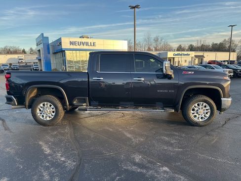 Used 2024 Chevrolet Silverado 2500 LTZ w/ LTZ Convenience Package image 2