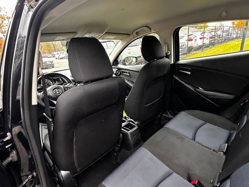 Used 2017 Toyota Yaris iA image 22