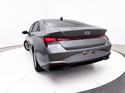 Used 2023 Hyundai Elantra SE image 7