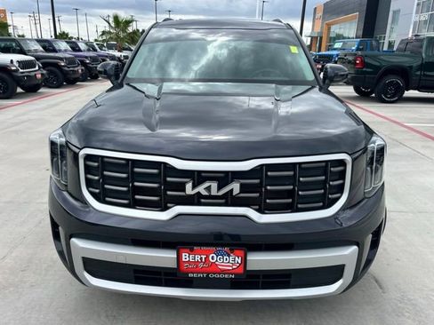 Used 2025 Kia Telluride S FWD image 2