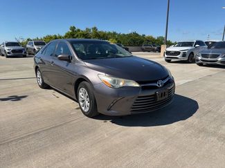 Used 2015 Toyota Camry LE video 1