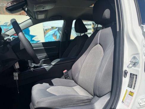 Used 2022 Toyota Camry LE FWD image 11